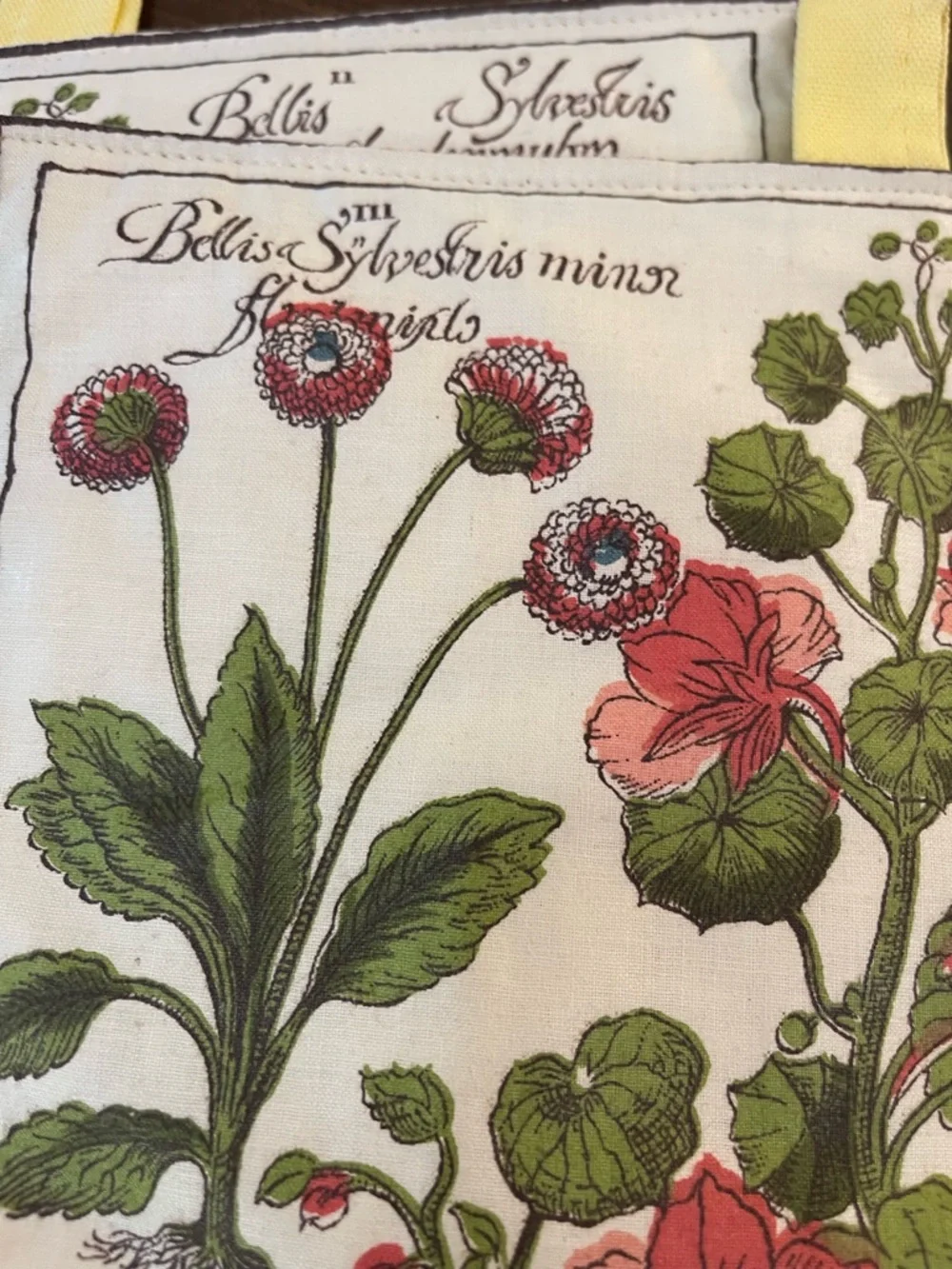 Vintage Botanical 1970s fabric potholders/Hot‎ pads set of 2 Grand Millenial